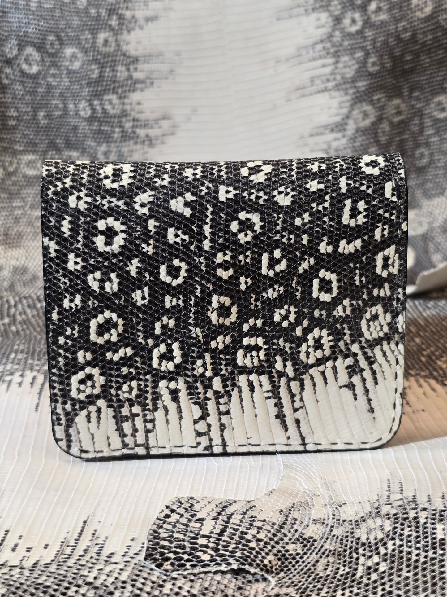 White&Black Lizard Bi-Fold Wallet