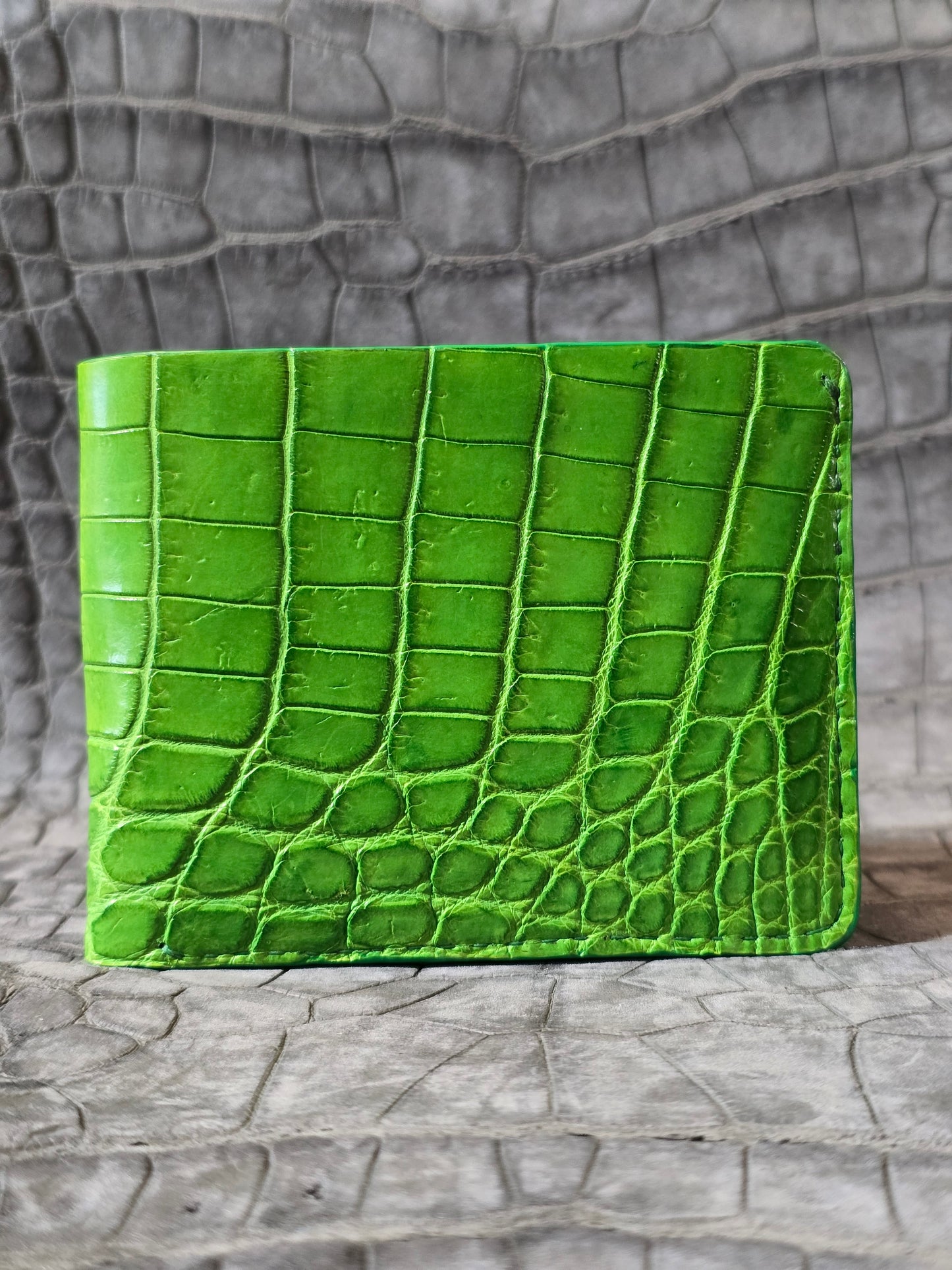 Green Long Bi Fold Wallet With 6 Pockets