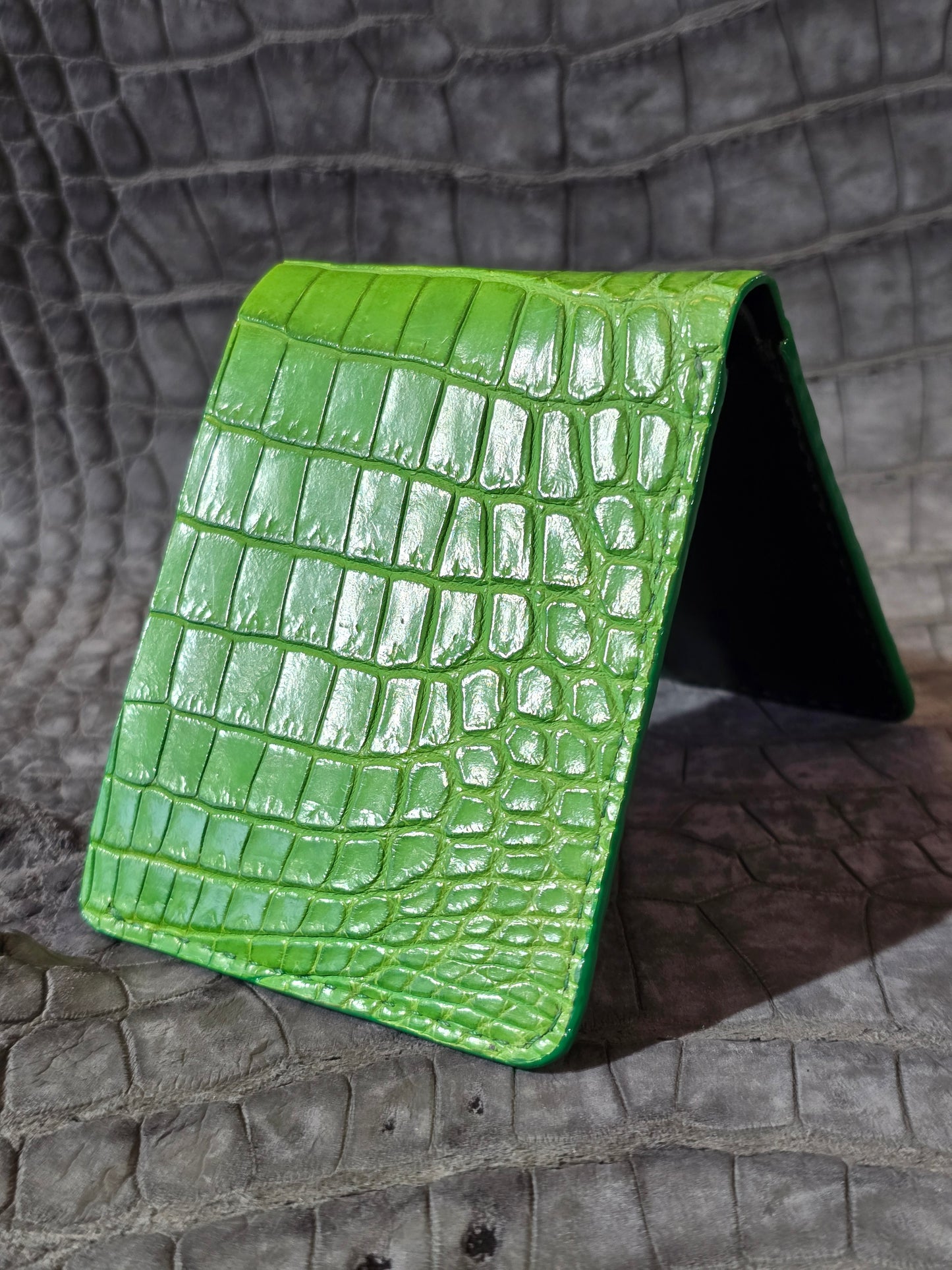 Green Long Bi Fold Wallet With 6 Pockets