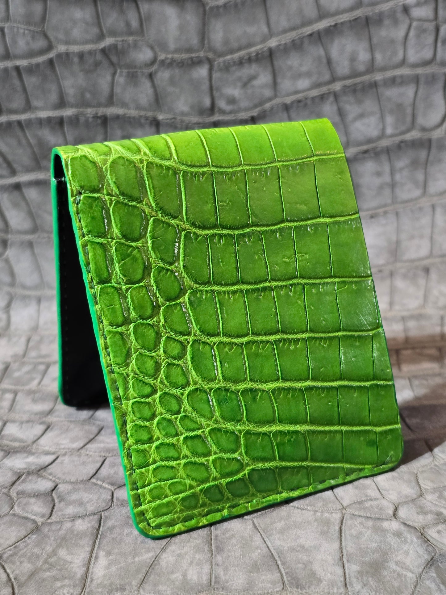 Green Long Bi Fold Wallet With 6 Pockets