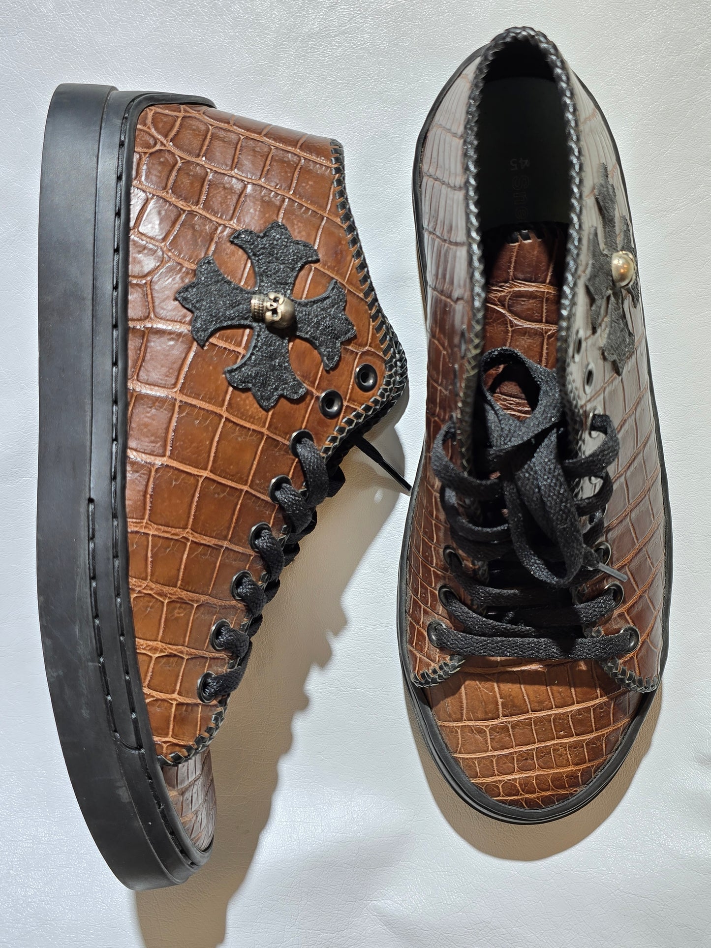 Aligator/Stingray Sneaker