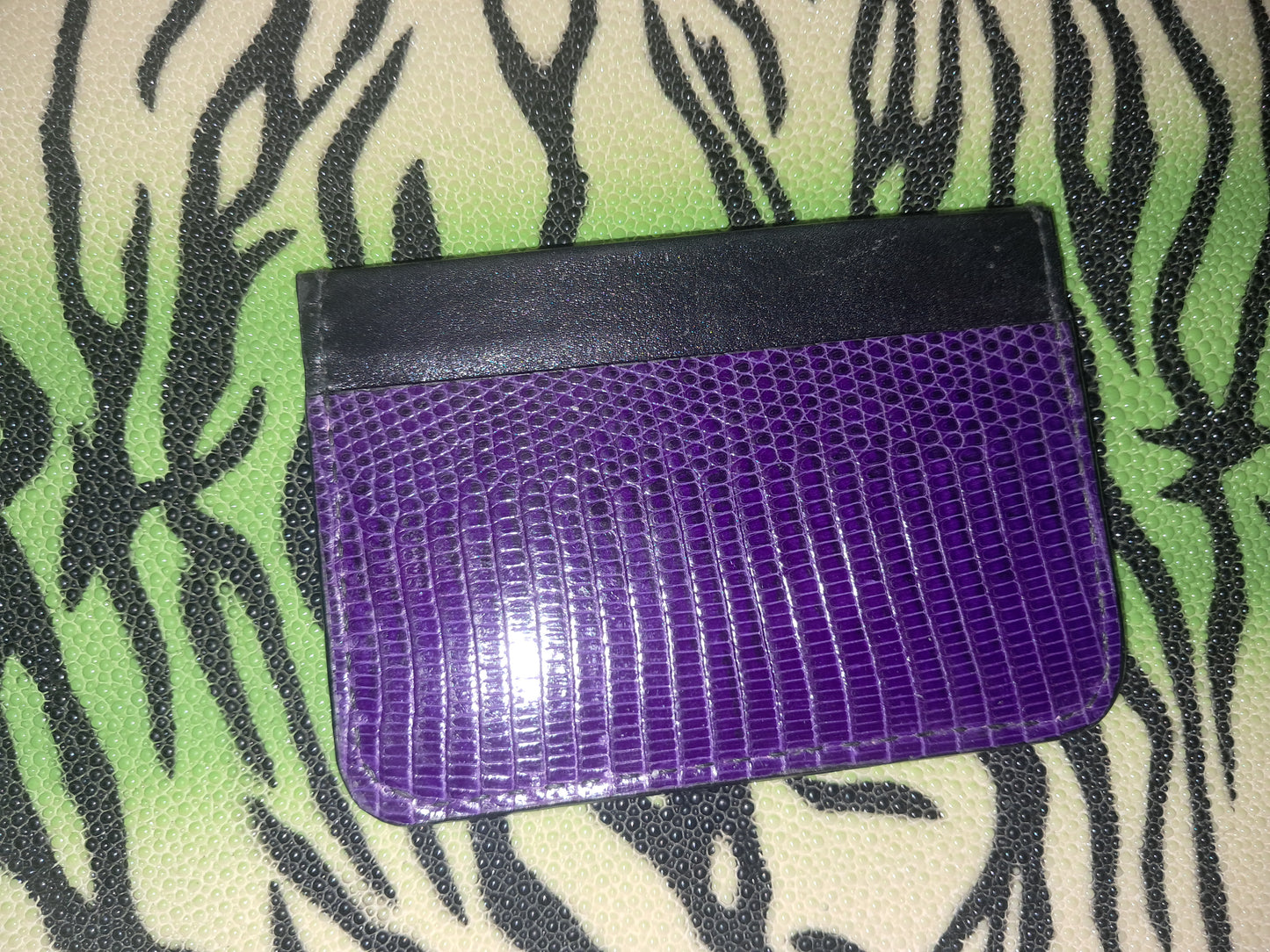 Monitor Lizard Card Holder