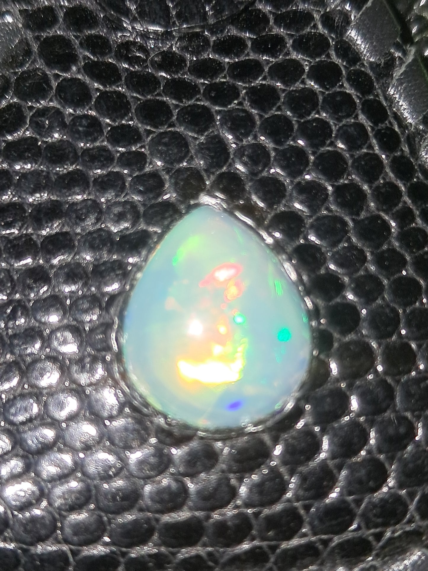 Welo Opal Lizard Key Chain