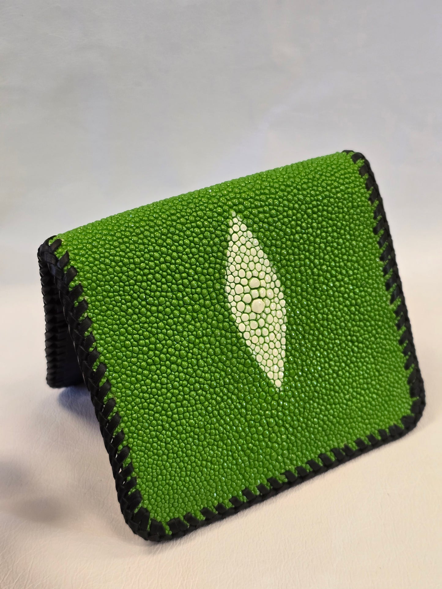 Stingray Bi-fold wallet (The Eye)